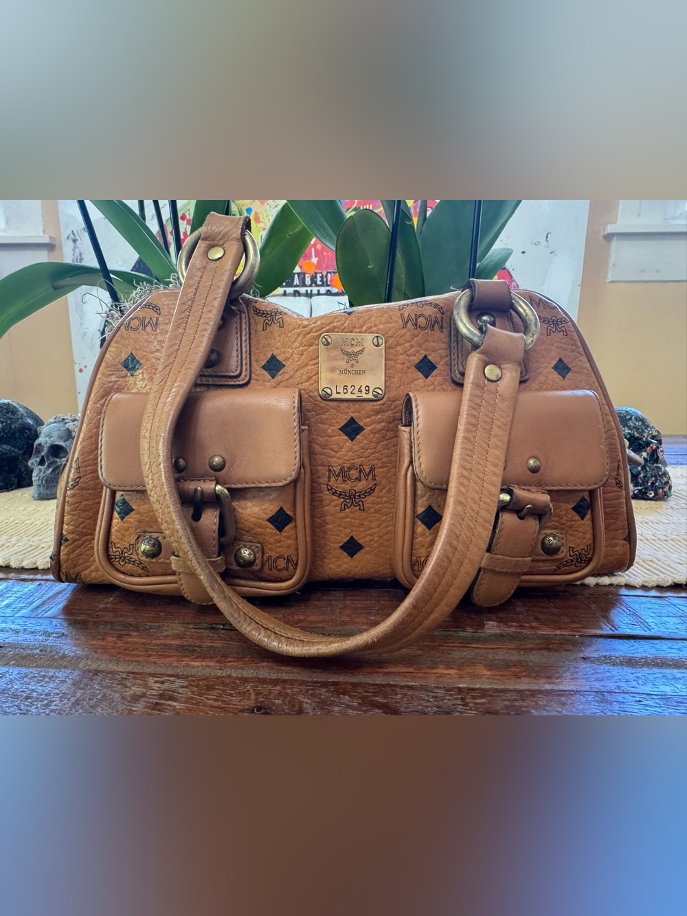 MCM Cognac Visetos Monogram dual-pocket satchel - Picture 3 of 17